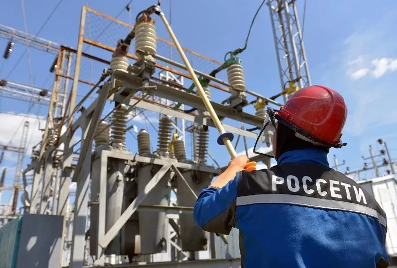 Согласно прогнозу Росгидрометцентра, 22 ноября по Нижегородской области ожидается сильный ветер с порывами до 21 м/с. Энергетики филиала «Россети Центр и Приволжье» - «Нижновэнерго» работать в особом режиме, чтобы оперативно устранять возникающие нарушения в работе систем электроснабжения.