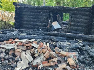 В деревне Шалагино Шарангского муниципального округа произошёл пожар.